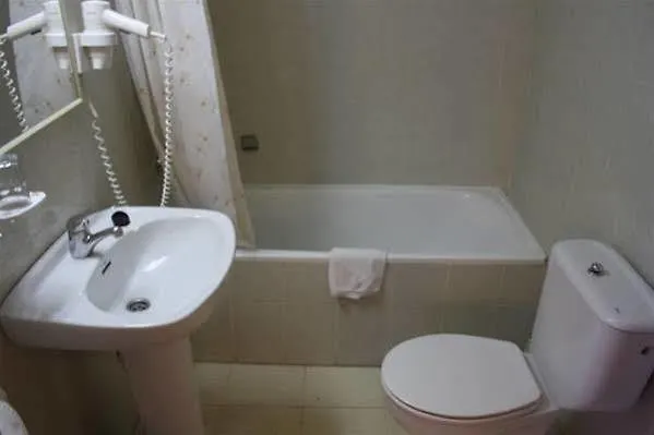 **  Hotel Vela Roses Espagne