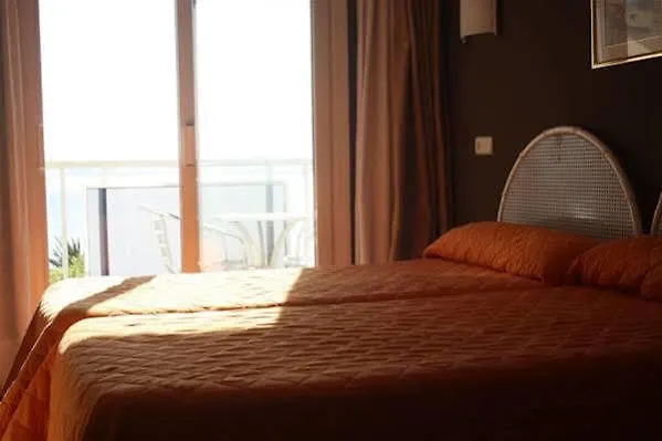 Hotel Vela Roses Spain