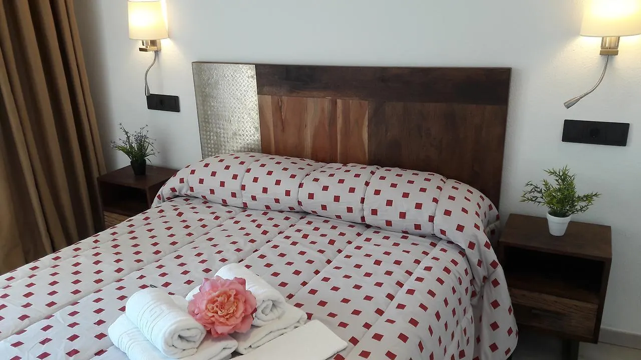 Hotel Vela Roses