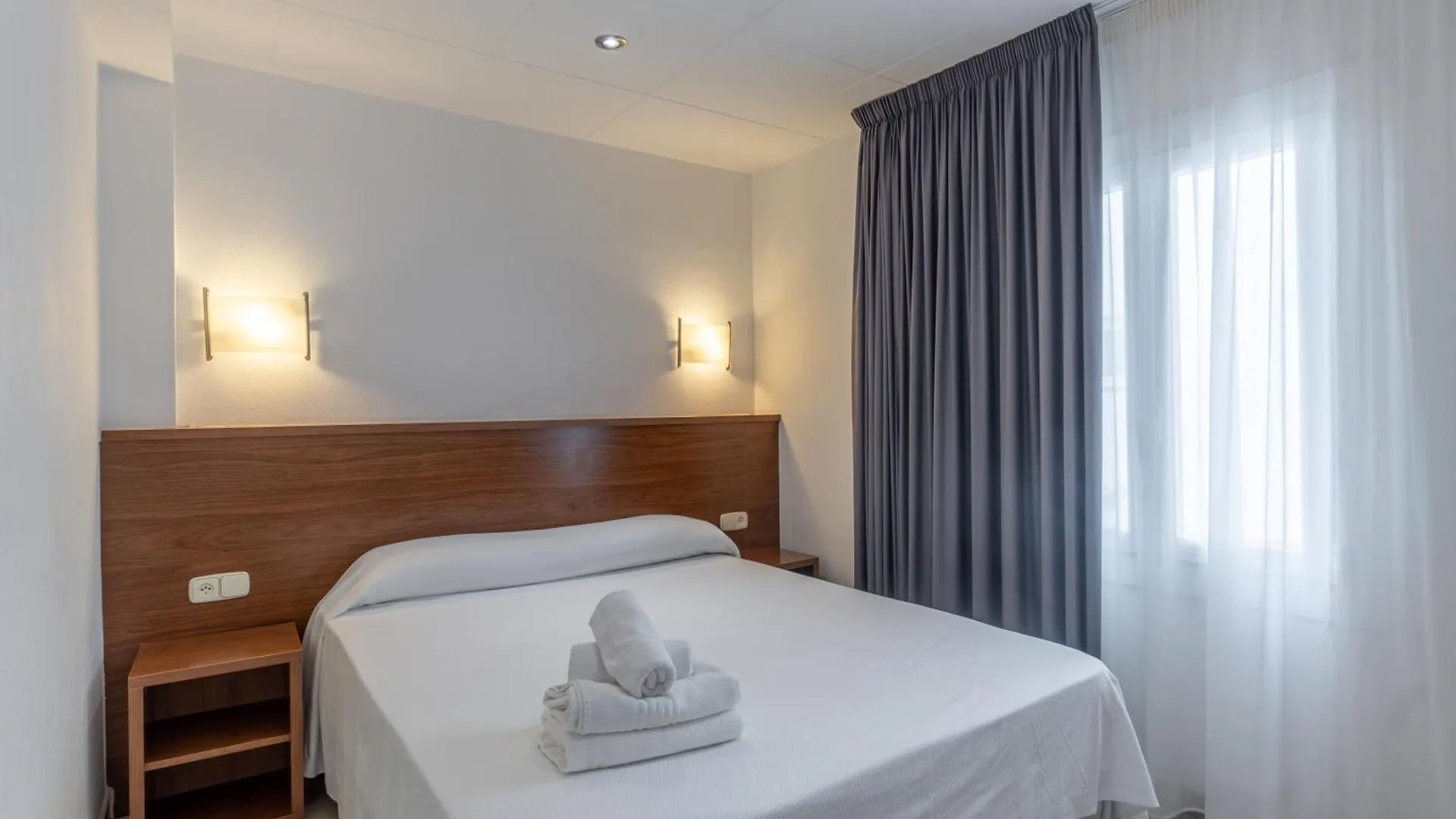 Hotel Vela Roses