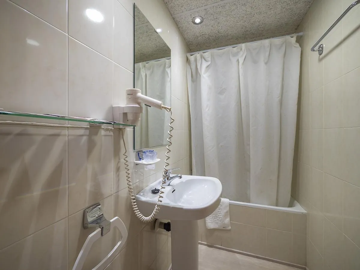 Hotel Vela Roses 2*,  Spanien